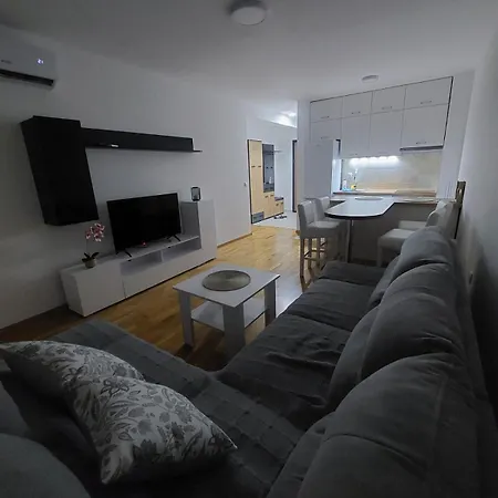 Kej Lux Apartman Bosanska Gradiska Exterior photo